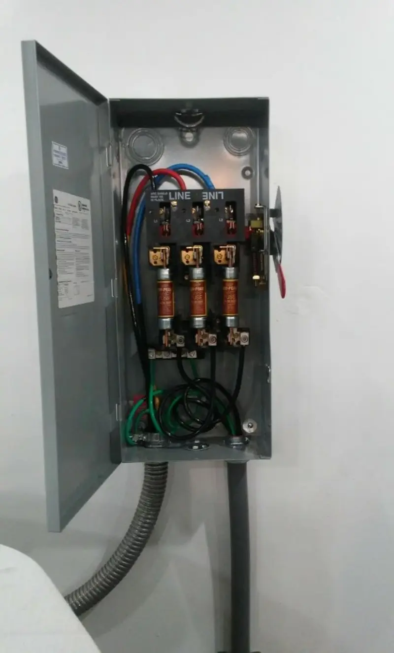 Three-phase disconnect switch installed for Electrical Wiring & Rewiring in Sergeant Bluff